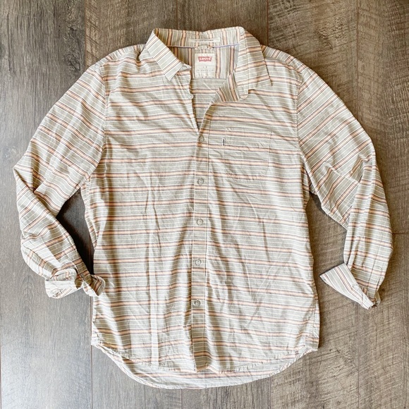 Levi's Other - Levi's Standard Fit Long Sleeve Causal Button Down